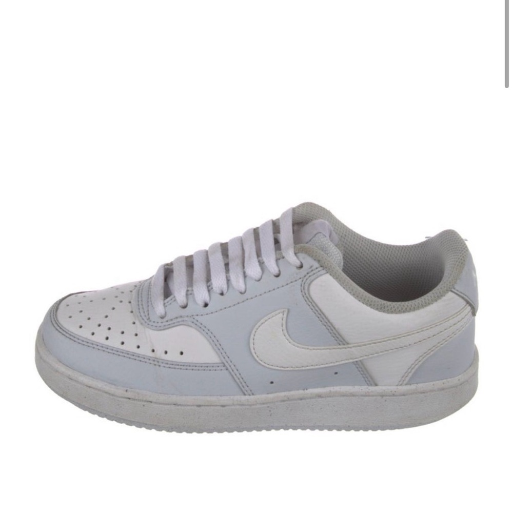 Nike Woman’s Leather Sneakers - Picture 2 of 6
